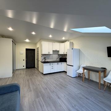 Лялі Ратушної вул., 113а