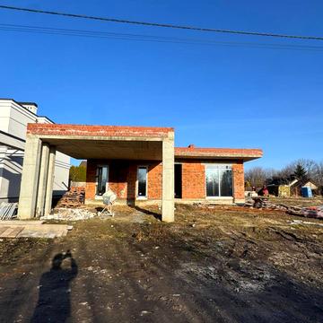 Василя Симоненка вул., 1