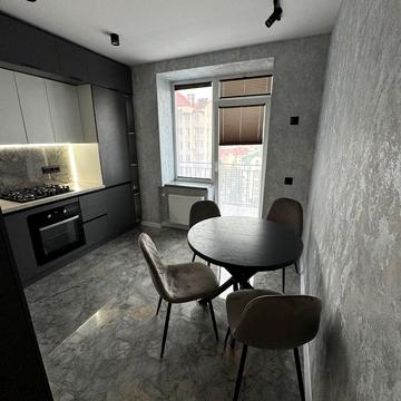 Павла Скоропадського вул., 12