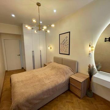 Академіка Булаховського вул., 28-Б