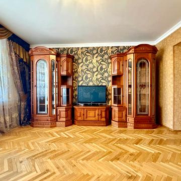 Старонаводницька вул., 4