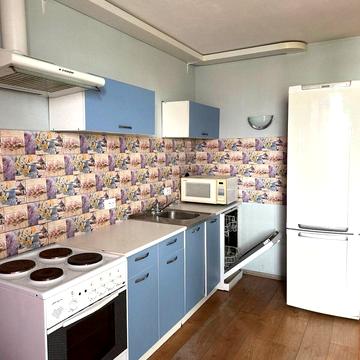 Смілянська вул., 15