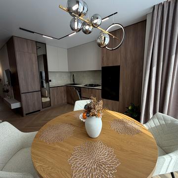 Степана Бандери вул., (Будинок 5)