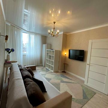 Сонячна вул., 5