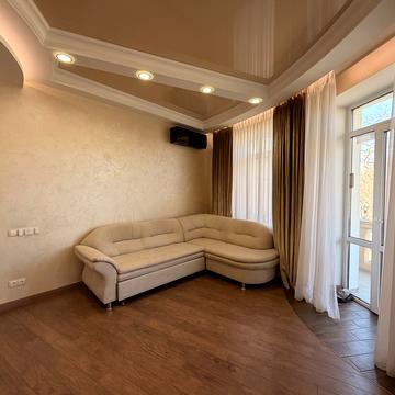 Садиковська вул., 2