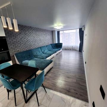 Злуки просп., 7