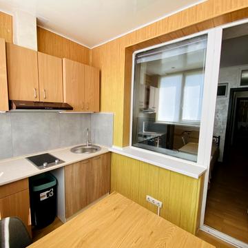 Анни Ахматової вул., 16-Б