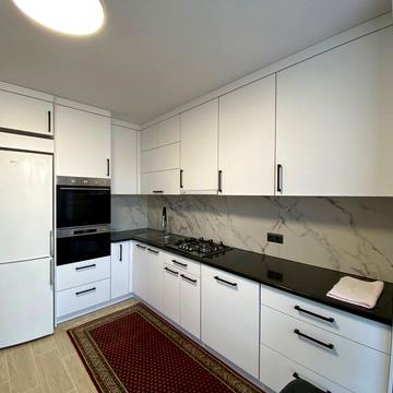 Дубенська вул., 33