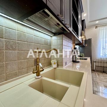 Добровольців вул. (Маршала Говорова), 8