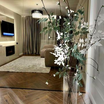 Чорновола вул., 1