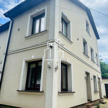 Медової Печери вул. ()