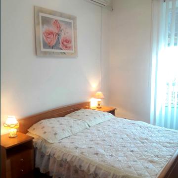 Хрещатик вул. (Kreschatic), 13