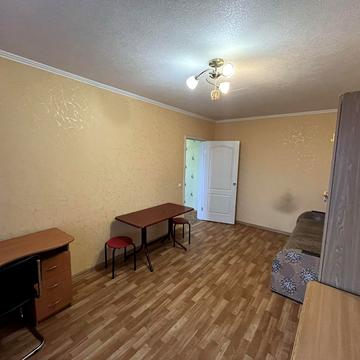 Гвардійців-Широнінців вул., 44