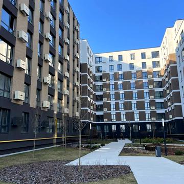 Героїв Майдану вул., (Будинок 4)