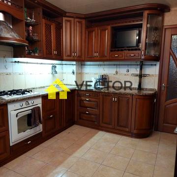 Баяна вул., 8