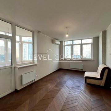 Миколи Бажана просп., 8-Б