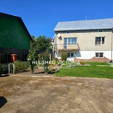 Зарічна вул.