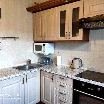 Анни Ахматової вул., 17