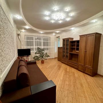 Володимира Івасюка просп. (Героїв Сталінграду), 4К4