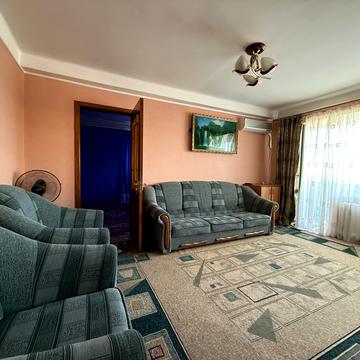 Пирогівський Шлях вул. (Червонопрапорна), 44