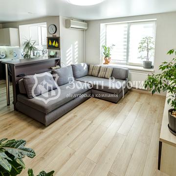 Жулянська вул., 1-Б