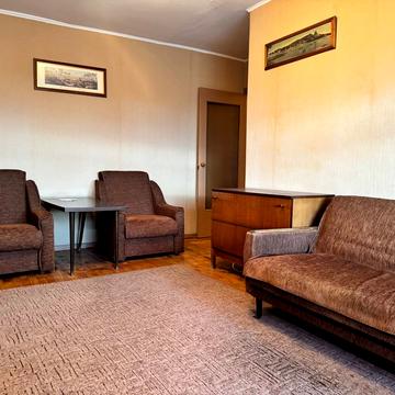 Академіка Янгеля вул., 7