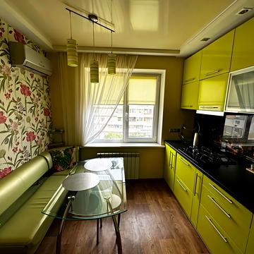 Героїв просп., 27