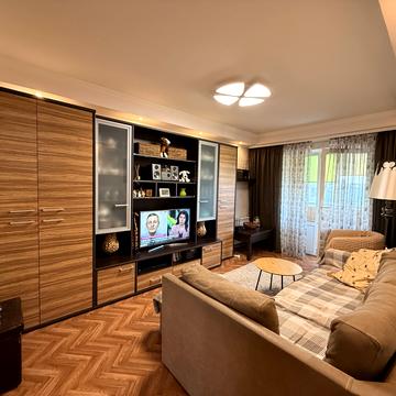 Павла Тичини просп., 3