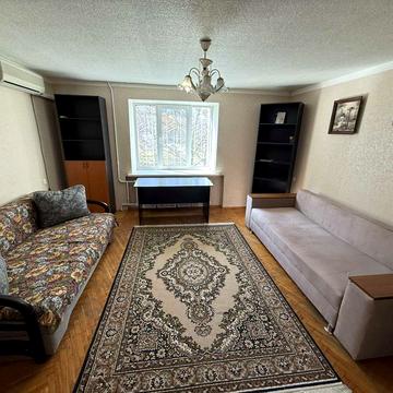 Казанська вул., 18