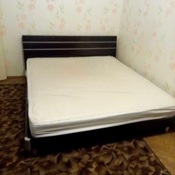 Мілютенка вул., 11