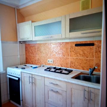 Богатирська вул., 10