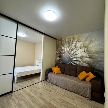 Академіка Амосова вул., 61