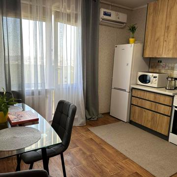 Ясинуватський пров., 11