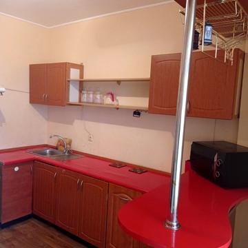 Академіка Сахарова вул., 36