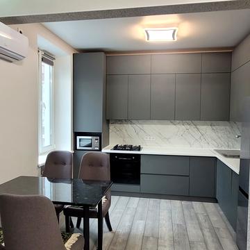 Соборний просп. (Леніна), 214