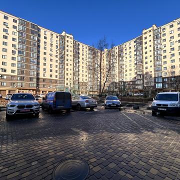 Олега Антонова вул. (Карла Маркса), 13б