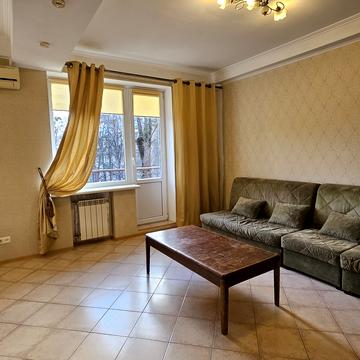 Миколи Міхновського бульв. (Дружби народів), 32