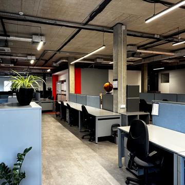 Карла Мікльоша вул., 24