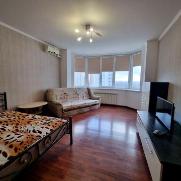 Миколи Бажана просп., 14