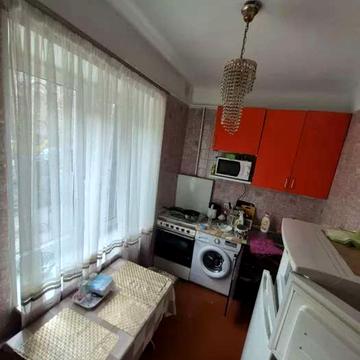 Почайнинська вул., 44