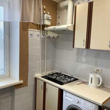 Юліана Матвійчука вул. (), 77