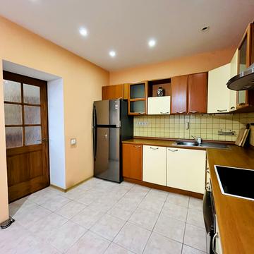 Клінічна вул., 23/25