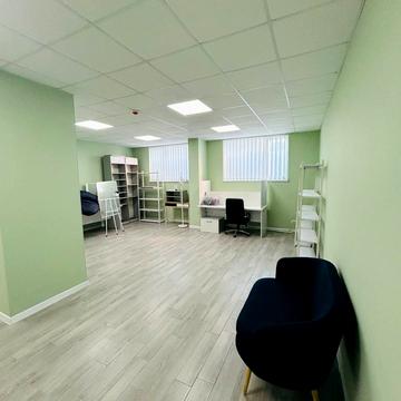 Карла Мікльоша вул., 15