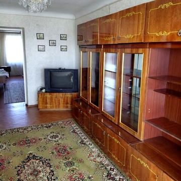 Камянецька вул., 105