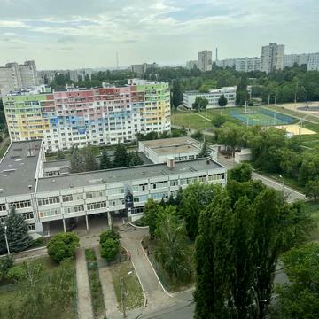 Велозаводська вул., 32