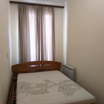 Базарна вул., 100