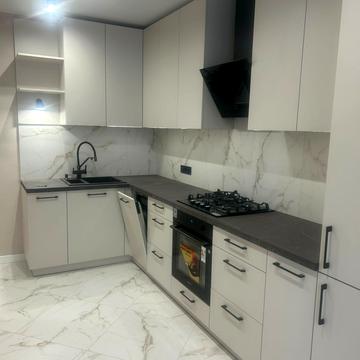 Мартинова просп., (вул. Молодіжна, 10)