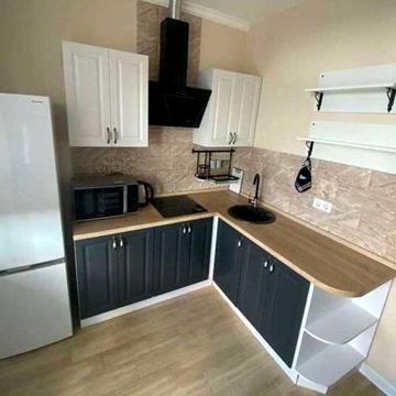 Кирило-Мефодіївська вул., 2