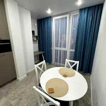 Тернопільська вул., 2