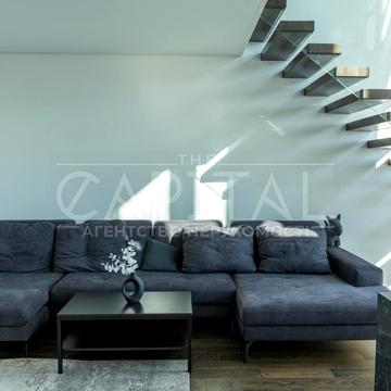 Зарічна вул., 4